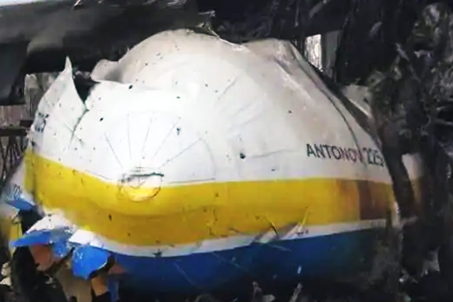 ১৯৮৮ সালের ডিসেম্বরে প্রথম বার আকাশে ওড়ে এএম-২২। সারা দুনিয়ায় ঘুরে কোভিড টিকা পৌঁছে দিয়েছিল বিমানটি।