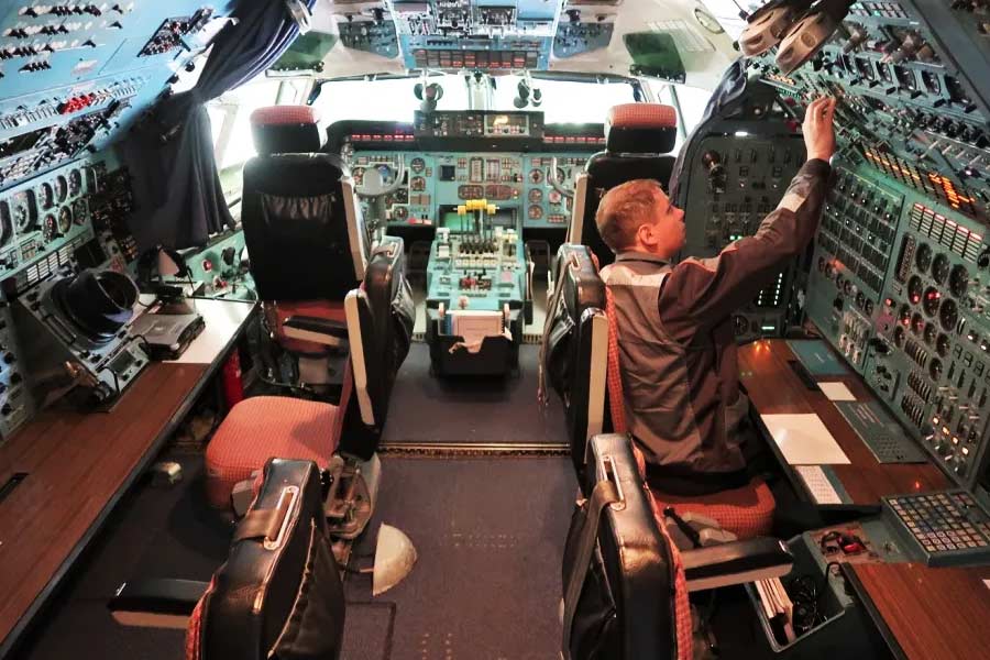 ইউক্রোবোরোনপ্রম বিবৃতি দিয়ে জানিয়েছে, তাদের ধারণা বিমানটি ফের আকাশ ওড়াতে গেলে খরচ হবে প্রায় ৩০০ কোটি ডলার। তাদের হুঁশিয়ারি, রাশিয়ার থেকেই আদায় করবে এই টাকা।