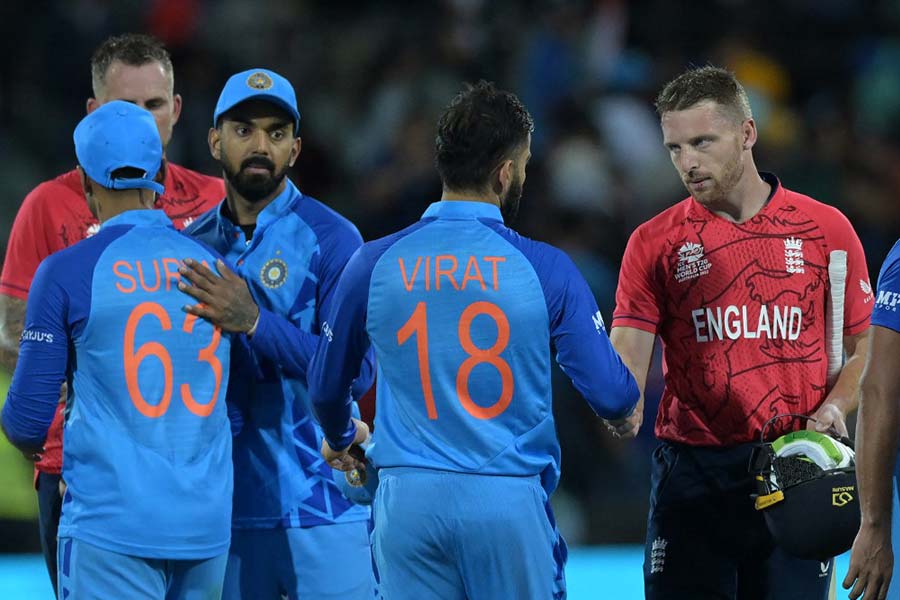 সাদা বলের খেলায় ইংল্যান্ড যে ভাবে নিজেদের মধ্যে বদল এনেছে তা থেকে কী কী শিক্ষণীয় ভারতের?
