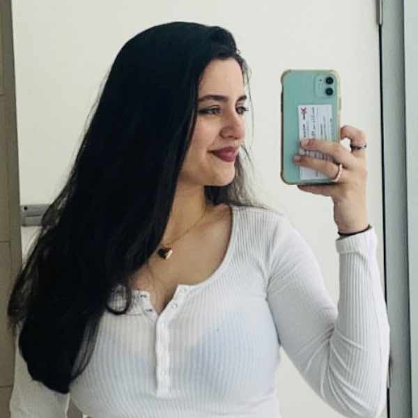 সেই সূত্রেই আবার চর্চায় ফিরছেন ‘মিস্ট্রি গার্ল’। আবার কি দেখা যাবে তাঁকে? প্রশ্নের উত্তর পেতে অপেক্ষা করতে হবে।