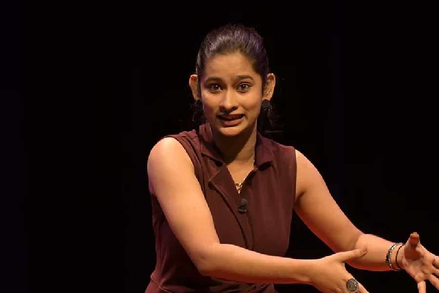 প্রাচী ঠাকুর। বিহারের একটি নিম্নমধ্যবিত্ত পরিবার থেকে উঠে আসা এক তরুণী। কেন বাবার পেশা নিয়ে লজ্জা পেতেন, সেই কাহিনি সমাজমাধ্যমে শেয়ার করেছেন। আর সেখানে অকপট স্বীকারোক্তিও করেছেন তিনি।