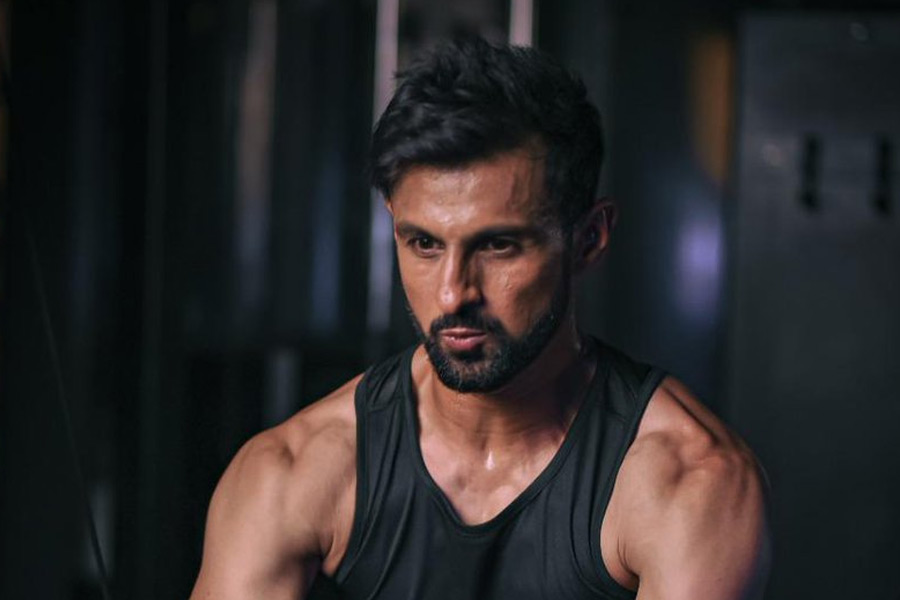 শোয়েবের বিষয়ে আরও বেশ কিছু তথ্যও ফাঁস করেছিলেন আয়েশা। জানিয়েছিলেন, ফিটনেস নিয়ে শোয়েব খুব খুঁতখুঁতে। ‘পাগল’ বললেও ভুল হবে না।