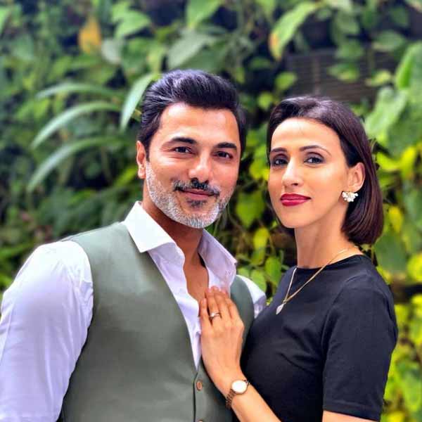 ২০১৭ সালে আলেশিয়ার সঙ্গে গাঁটছড়া বেঁধেছিলেন সিদ্ধান্ত। অভিনেতাকে বিয়ের আগে আলেশিয়া ‘সিঙ্গল মাদার’ ছিলেন। তাঁর এক পুত্রসন্তান রয়েছে। তার নাম মার্ক। 