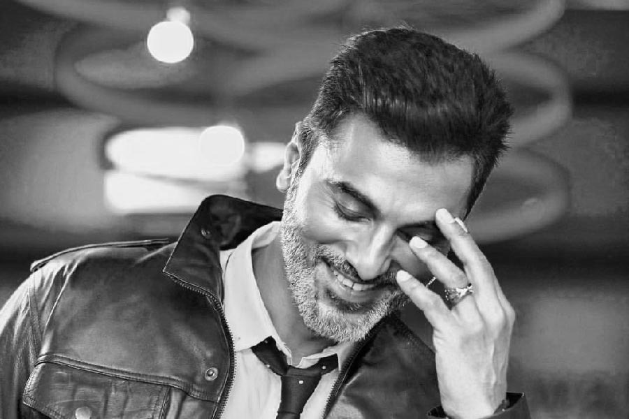 আলেশিয়া ভারতীয় নন। তাঁর জন্ম মস্কোয়। আলেশিয়ার বাবা ভারতীয়, মা রুশ নাগরিক। 