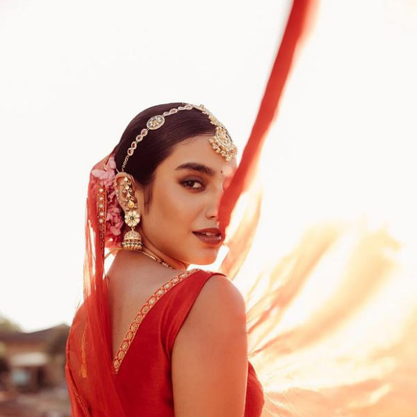 বলিউড সিনেমাতেও অভিনয় করছেন প্রিয়া। ‘লাভ হ্যাকার্স’ নামে একটি হিন্দি ছবিতে দেখা যাবে তাঁকে। ময়ঙ্ক প্রকাশ শ্রীবাস্তব পরিচালিত এবং প্রযোজিত এই ছবিটি সত্য ঘটনার উপর আধারিত। ছবিটি ভারত এবং রাশিয়ার শুট করা হয়েছে।