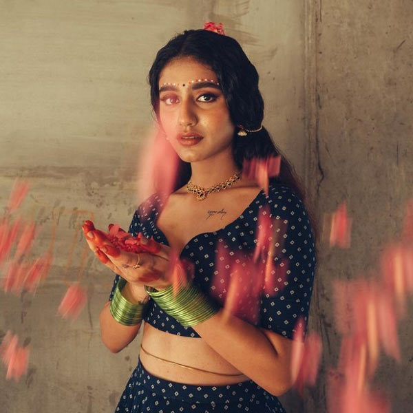 প্রিয়ার কথায়, “কেরিয়ারের শুরুতেই যদি এত ট্রোল, নিন্দার শিকার হতে হয়, তা হলে নিজের উপরই একটা সন্দেহ তৈরি হয়। প্রথম প্রথম এ সব মেনে নিতে খুব কষ্ট হয়েছিল। কিন্তু পরবর্তী কালে ট্রোল, মিম, নিন্দা— সব কিছুকেই সামলে নিতে শিখেছি।”