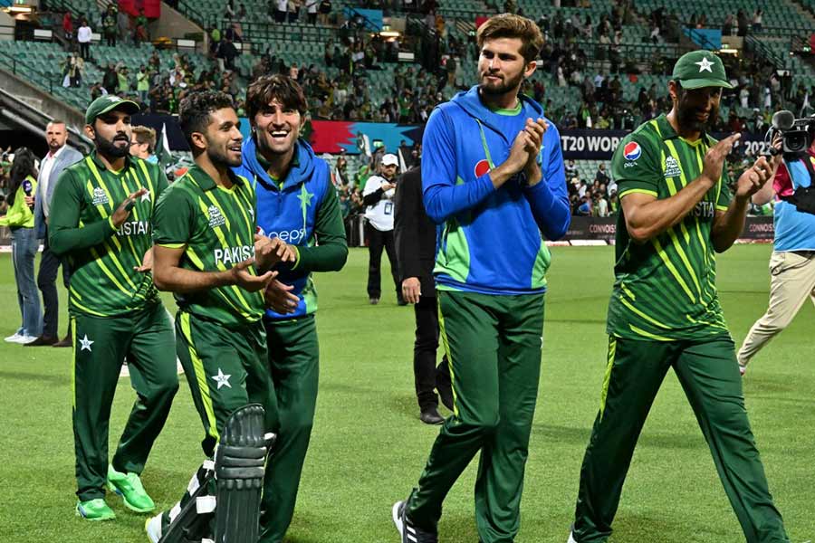 ১৯৯২ সালের বিশ্বকাপের আয়োজক ছিল অস্ট্রেলিয়া। ২০২২ সালের টি-টোয়েন্টি বিশ্বকাপের আয়োজক সেই অস্ট্রেলিয়াই। শুধু তাই নয়, সে বার মেলবোর্নের মাঠে হয়েছিল ফাইনাল ম্যাচ। এ বারও তাই হতে চলেছে।