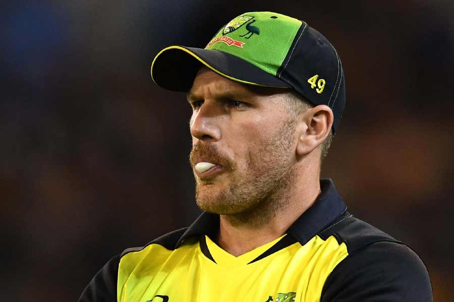  ১৯৯২ সালের বিশ্বকাপ এবং ২০২২ এর টি-টোয়েন্টি বিশ্বকাপের আরও মিল আছে। ১৯৯২ সালে ‘ডিফেন্ডিং চ্যাম্পিয়ন’ ছিল অস্ট্রেলিয়া। আর আয়োজকও ছিল তারা। এ বারও হল তাই। ১৯৮৭ সালে ভারতে আয়োজিত বিশ্বকাপে চ্যাম্পিয়ন ছিল অস্ট্রেলিয়া।