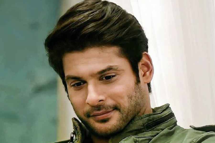 সন্ধ্যাবেলা মায়ের সঙ্গে আবাসনের প্রাঙ্গণে হাঁটতে গিয়েছিলেন তিনি। রাতের খাবার খেয়ে ঘুমোতেও যান। কিন্তু সকালে তাঁর আর ঘুম ভাঙেনি। হাসপাতালে নিয়ে যাওয়ার আগেই তাঁর মৃত্যু হয়। সূত্রের খবর, অতিরিক্ত শরীরচর্চা কারণেই তাঁর শরীরের ক্ষতি হয়েছিল। হৃদ্‌যন্ত্র বিকল হওয়ার নেপথ্যেও দায়ী শরীরচর্চা।