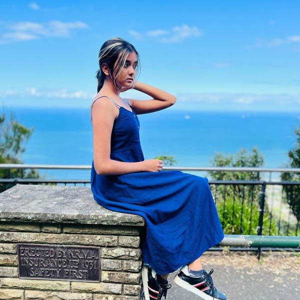 তবে এত কিছুর মাঝেও ভারতের ফাইনাল না খেলার দুঃখ ভুলতে পারছে না জানকী। সংবাদমাধ্যমে সে হতাশার সুরে বলেছে, ‘‘ভারত যদি ফাইনাল খেলত, আমার আরও বেশি ভাল লাগত।’’