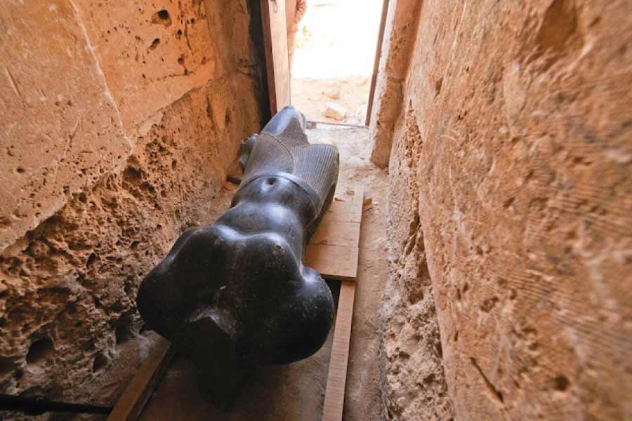 মার্টিনেজদের অনুসন্ধানের পর মিশরের পর্যটন ও পুরাতত্ত্ব মন্ত্রকও সম্প্রতি জানিয়েছে, সদ্য আবিষ্কৃত সুড়ঙ্গটি পাথর খুঁড়ে তৈরি। মাটির প্রায় তেতাল্লিশ ফুট গভীরে থাকা এই সুড়ঙ্গটির দৈর্ঘ্য দেড় কিলোমিটারের কাছাকাছি।