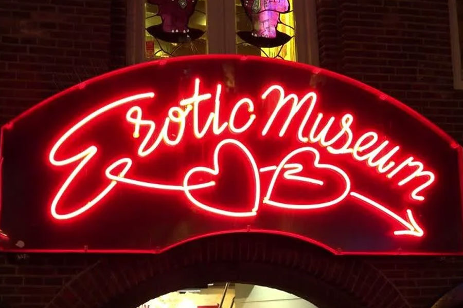 চলতি বছরের বড়দিনের মধ্যেই ‘দে ওয়ালেন’-এ বহুতল নির্মাণের জন্য স্থান নির্দিষ্ট করে ফেলতে চাইছেন মেয়র। তার পরেই শুরু করে দেওয়া হবে নির্মাণকার্য।