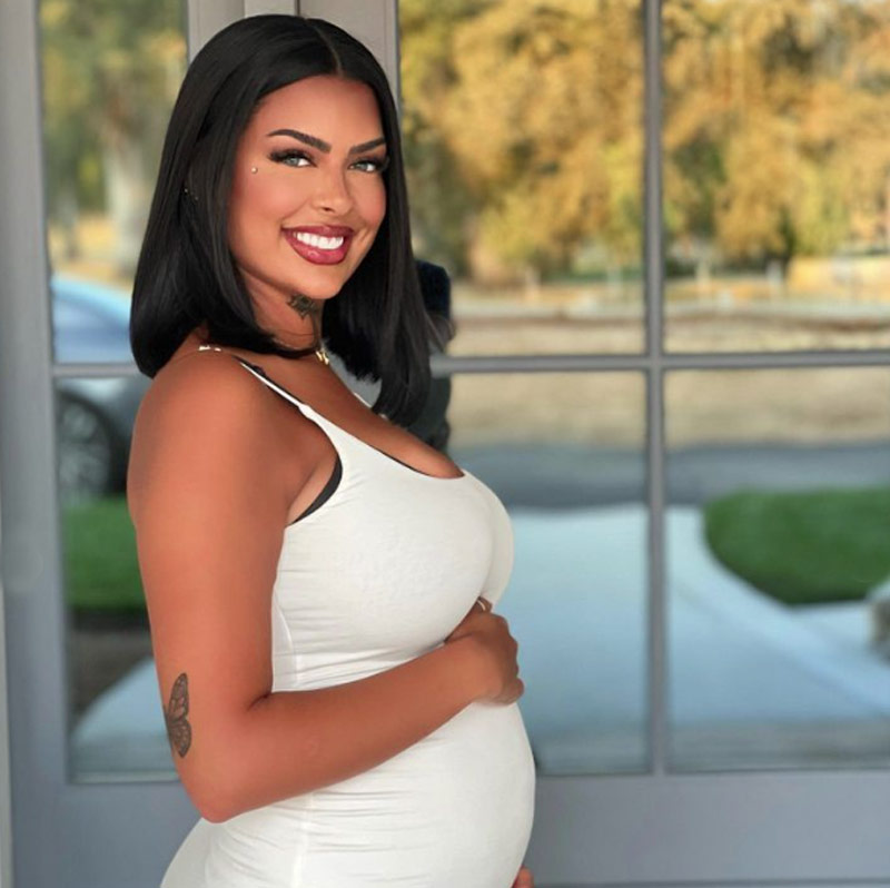 ইনস্টাগ্রামে আলিজার ফলোয়ারের সংখ্যা ২৭ হাজার। অনুগামীদের সব সময় নিজের জীবনের সর্বশেষ খবর দিতে থাকেন আলিজা।