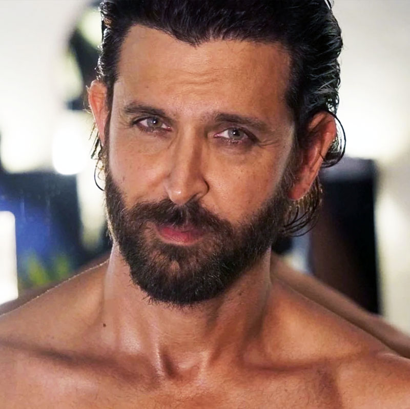 বাড়ির অন্দরসজ্জার দায়িত্বে ছিলেন আশিস শাহ, সংবাদ সংস্থা সূত্রের খবর।