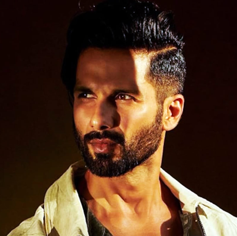 সম্প্রতি মুম্বইয়ে বোরলির কাছে একটি নতুন বাড়ি কিনেছেন অভিনেতা শহিদ কপূর। শহিদ-পত্নী মীরা এবং দুই সন্তানের সঙ্গে এই বাড়িতেই থাকেন তিনি।