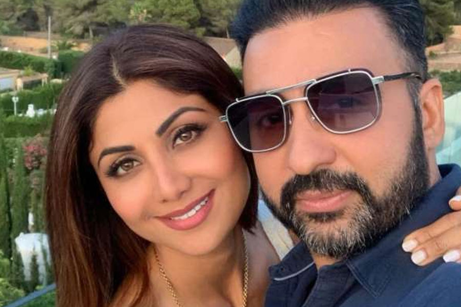 সংবাদ সংস্থা সূত্রের খবর, এই বাড়িটির মূল্য ১০০ কোটি টাকা।