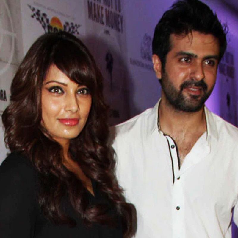 সেই সময় ইন্ডাস্ট্রিতে সদ্য পা রেখেছিলেন হরমন। ঘটনাচক্রে অভিনেতার সঙ্গে বন্ধুত্ব হয় বিপাশার। শোনা যায়, সেই বন্ধুত্বই প্রণয়ের সম্পর্কে পৌঁছয়।