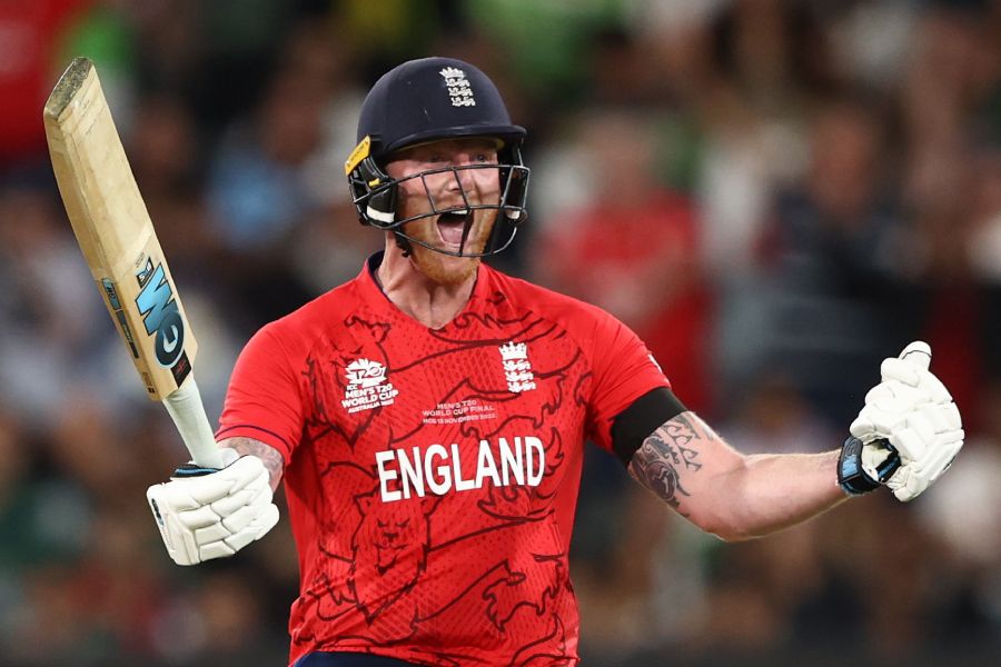 বেন স্টোকস: গ্রুপ পর্বের শেষ ম্যাচ এবং ফাইনাল, দু’টি জায়গাতেই হারা ম্যাচ দলকে জিতিয়েছেন। আক্ষরিক অর্থেই বড় ম্যাচের ক্রিকেটার। অতীতে ইংল্যান্ডকে অনেক ম্যাচে একার হাতে জিতিয়ে দিয়েছেন। বড় ম্যাচ এলেই জ্বলে ওঠেন। ৫ ম্যাচে ১১০ রান করেছেন। উইকেট নিয়েছেন ৬টি।