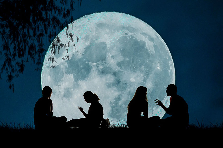 তবে কি এ প্রজন্ম শিশুদের ভালবাসতে ভুলে যাচ্ছে? না কি ভাল থাকা এবং ভাল চাওয়ার মানে বদলে ফেলছে?