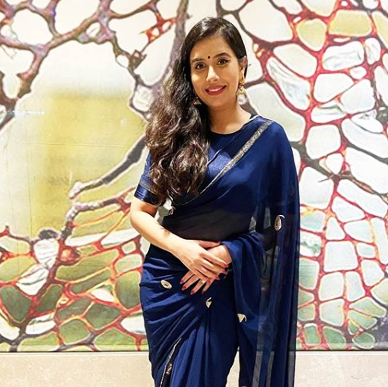 চারু জানান, ম্যারেজ কাউন্সেলরের সঙ্গে দেখা করতে যাচ্ছিলেন চারু। রাজীবকেও তাঁর সঙ্গে যেতে বলেছিলেন। কিন্তু চারুর সঙ্গে যেতে চাননি রাজীব। তাই গাড়ির চালকের সঙ্গে বেরিয়ে যান চারু।