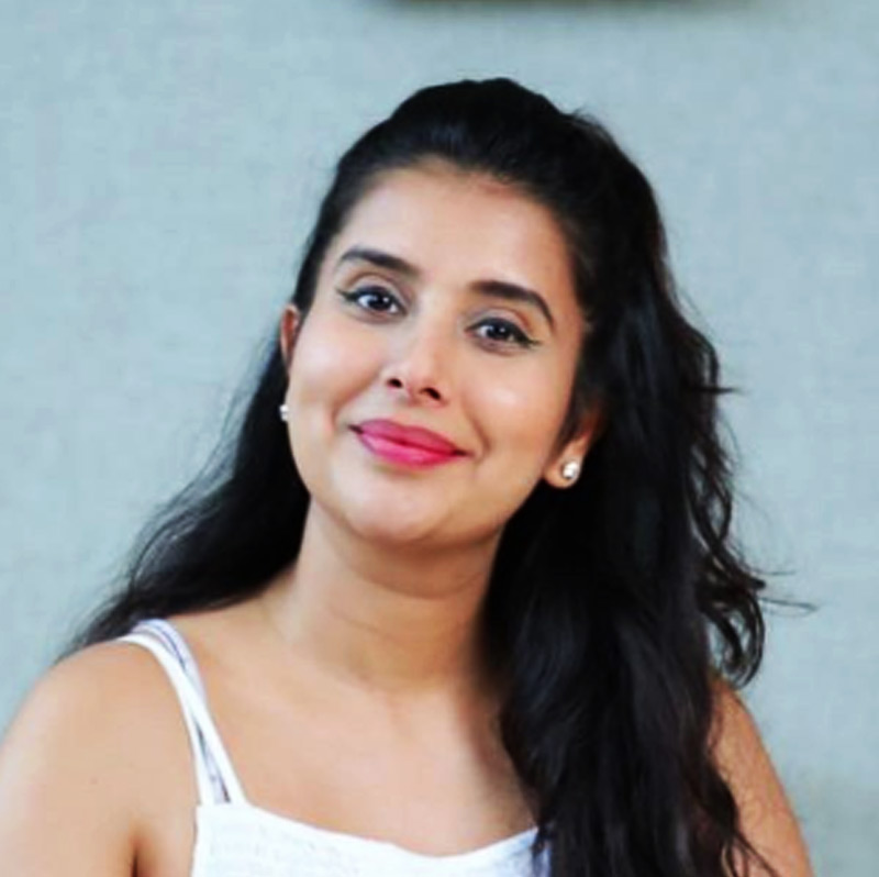 অন্য দিকে চারু জানিয়েছেন, তাঁদের বিবাহবিচ্ছেদের সিদ্ধান্তে পরিবারের সকলে খুব খুশি হয়েছেন। সুস্মিতার দিকেও আঙুল তুলেছেন তিনি।