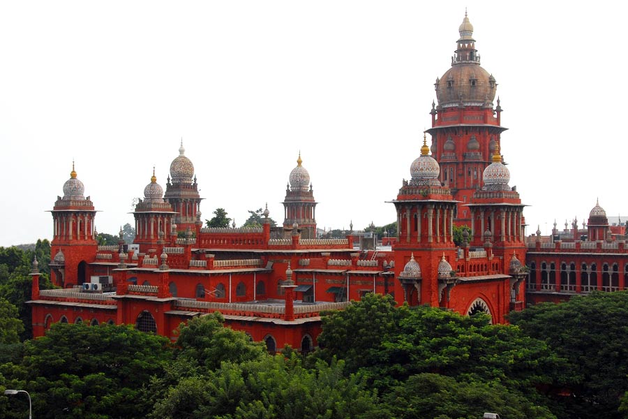 জেল থেকে বেরিয়ে এ বার সেই মেয়ের কাছেই চলে যেতে চান নলিনী। তাঁর মেয়ে বর্তমানে ব্রিটেনে থাকেন। সেখানে তিনি এক জন প্রতিষ্ঠিত চিকিৎসক। মেয়ের কাছে বাকি জীবনটা কাটিয়ে দিতে চান নলিনী।