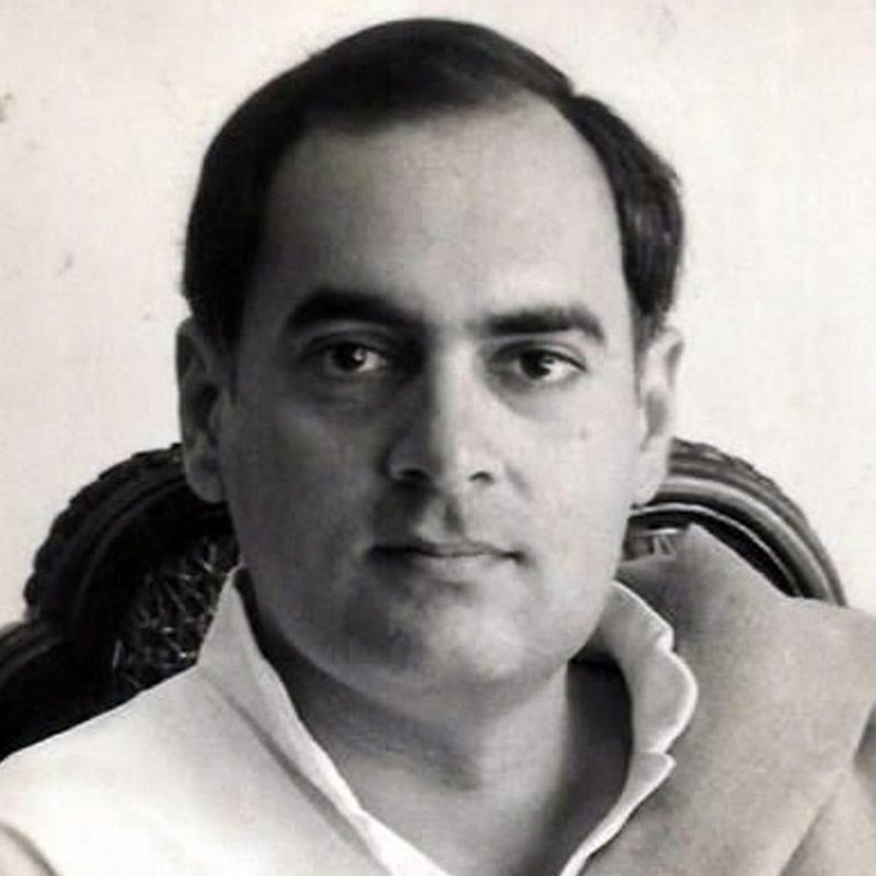 নলিনী জানিয়েছেন, স্বামী মুরুগানের কিছু বন্ধুর সঙ্গে যোগাযোগ রাখতেন তিনি। সেই কারণেই গোটা পরিকল্পনায় তাঁর নাম জড়িয়ে গিয়েছিল। তিনি সাজাও পেয়েছেন সেই কারণেই। প্রাক্তন প্রধানমন্ত্রীকে হত্যার চক্রান্তে তাঁর আদৌ সরাসরি কোনও হাত ছিল না, দাবি নলিনীর।