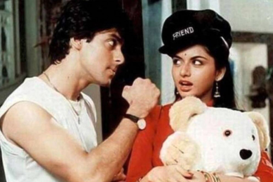 তার পর সুরজ  ‘ম্যায়নে প্যার কিয়া’ ছবির গল্প লিখে ফেলেন। কিন্তু ছবি বানানোর সময় ঝামেলা শুরু হয়। সলমন খানকে তখন ইন্ডাস্ট্রিতে অনেকে চিনে ফেলেছেন। তখন সলমনের চেহারা নিয়েও কটাক্ষ করতেন অনেকে। এমন ছিপছিপে চেহারার কেউ মুখ্য চরিত্রে অভিনয় করলে মানাবে কি না, তা নিয়ে সন্দেহ প্রকাশ করেছিলেন বলিপাড়ার একাংশ।