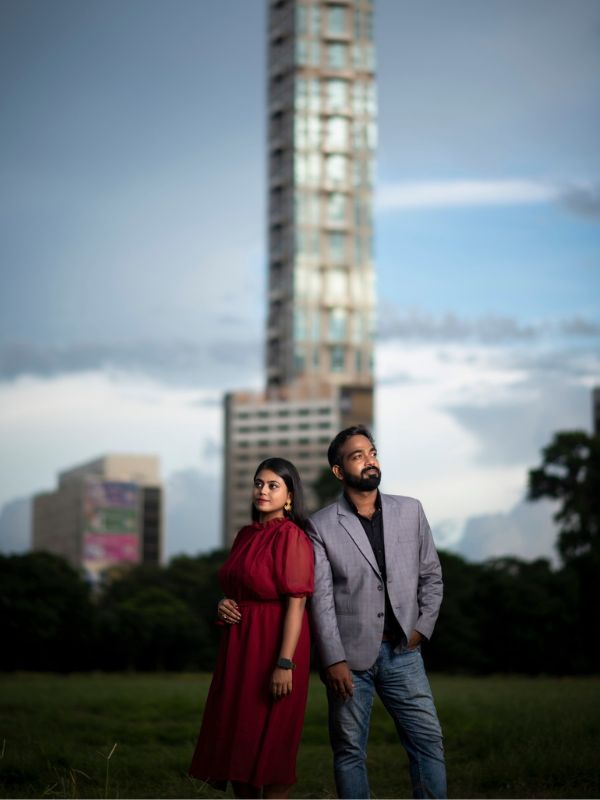 ময়দান: ট্রাম, ভাস্কর্য এবং সবুজ গালিচার এক অদ্ভুত মিশেল। ফলাফল? ছবিতে দুর্দান্ত ফ্রেম। ট্রামের হাত ধরে তাক লাগানো ভিডিয়ো ফুটেজও পাওয়া যেতে পারে এখানে। 