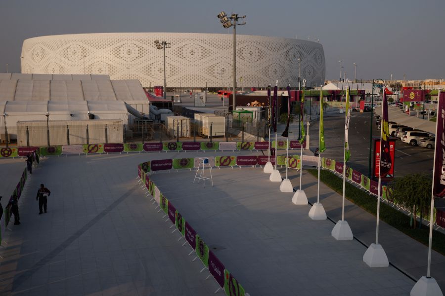 প্রতিটি স্টেডিয়ামে সোলার প্যানেল ফার্ম থাকবে। থাকছে তাপমাত্রা কমানোর ব্যবস্থা। নভেম্বর-ডিসেম্বরে খেলা হলেও কাতারে গরম থাকবে। ফুটবলার এবং দর্শকদের যাতে অসুবিধা না হয় তার জন্যেই এই ব্যবস্থা। কেমন হয়েছে আটটি স্টেডিয়াম, বিশ্লেষণে আনন্দবাজার অনলাইন।