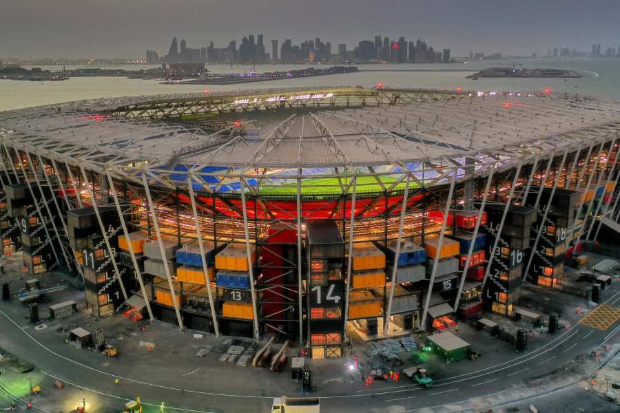 স্টেডিয়াম ৯৭৪: দর্শকাসন ৪০ হাজার। সাতটি ম্যাচ হবে। স্টেডিয়ামের অদ্ভুত নামকরণ নিয়ে অনেকেরই প্রশ্ন রয়েছে। আয়োজকরা জানিয়েছেন, ৯৭৪টি শিপিং কন্টেনার দিয়ে এই স্টেডিয়াম তৈরি হয়েছে বলে এমন নামকরণ। বিশ্বকাপ হয়ে গেলেই এটি ভেঙে ফেলা হবে।