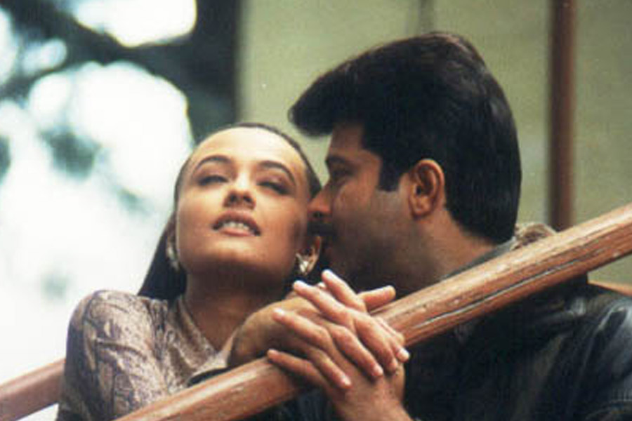 ছোটবেলা থেকেই পড়াশোনায় তুখোড় ছিলেন নম্রতা। কিন্তু তাঁর বোন শিল্পার স্বভাব-চরিত্র ছিল একদম তাঁর বিপরীত। পড়াশোনায় মন ছিল না শিল্পার। তাঁর ঝোঁক ছিল অভিনয়ের প্রতি। 