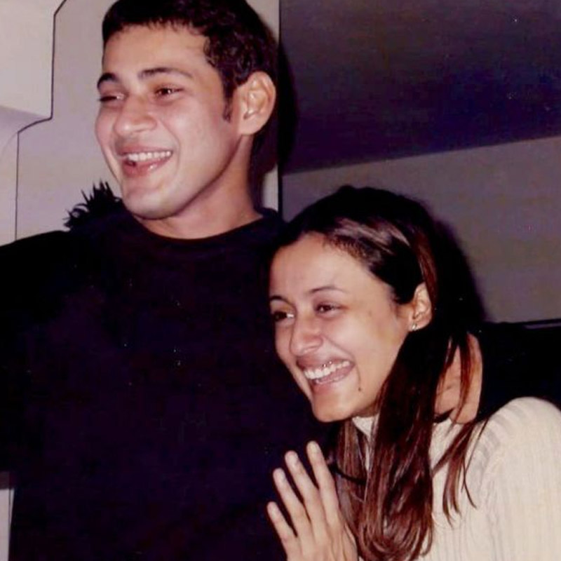 মহেশ বাবু চাইতেন না, তাঁদের সম্পর্কের আঁচ কেরিয়ারে কোনও প্রভাব ফেলুক। তাই দু’জনের সম্পর্কের কথা প্রকাশ্যে আনেননি কেউই।