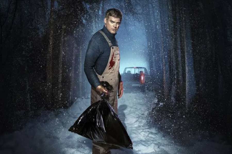 হাতে গ্লাভস পরে প্লাস্টিক দিয়ে মোড়ানো ‘কিল রুম’-এ মৃতদেহগুলিকে টুকরো টুকরো করে অতলান্তিক মহাসাগরে ভাসিয়ে দিতেন ডেক্সটার। মাঝেমধ্যে ফ্রিজেও রেখে দিতেন সেই দেহের টুকরোগুলি। মৃতদেহগুলি টুকরো টুকরো করে ভাসিয়ে দেওয়ার কারণে সেগুলি খুঁজে পাওয়ার সম্ভাবনাও থাকত কম।