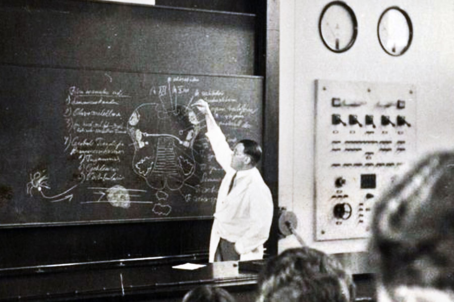 দীর্ঘ দিন ধরেই মস্তিষ্ক সংগ্রহের বিষয়টি নিয়ে কানাঘুষো চলছিল। তবে তা নিয়ে কোনও তথ্য প্রকাশ্যে আসেনি। তথ্যচিত্রে গোটা বিষয়টি তুলে ধরা হয়েছে।