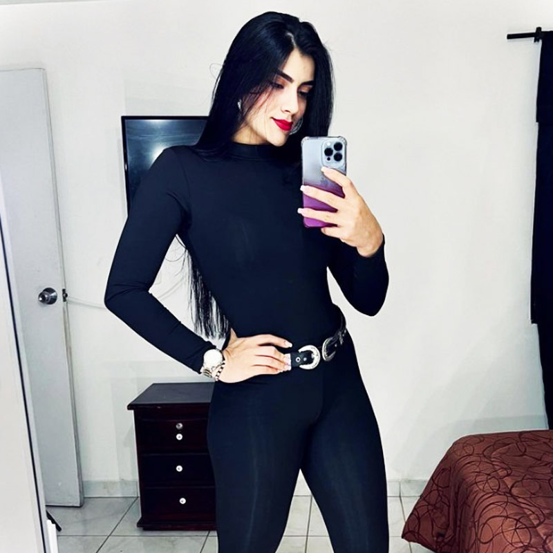 পেশায় এক পুলিশ আধিকারিক তিনি। মেডেলিনের রাস্তাঘাটে প্রায়ই তাঁকে পুলিশি উর্দি পরে দেখা যায়। যাতায়াতের পথেই ডায়নাকে লক্ষ করেছিলেন সেখানকার বাসিন্দারা।