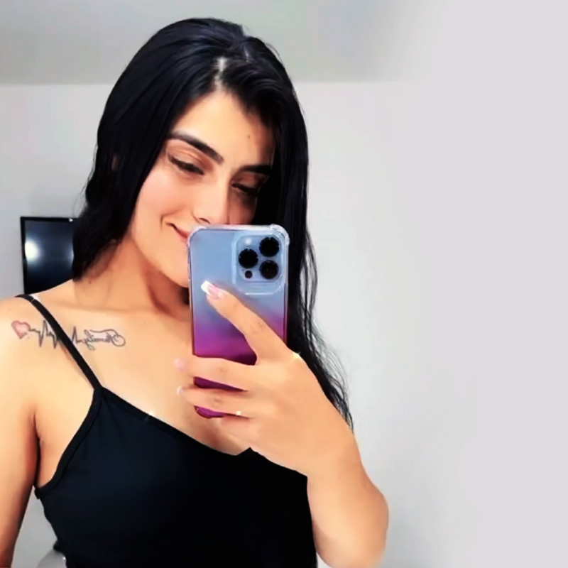 পরে তাঁকে খুঁজে পান সমাজমাধ্যমেও। কিন্তু ডায়নার ইনস্টাগ্রাম দেখে স্তম্ভিত হয়ে গিয়েছিলেন সকলে। 