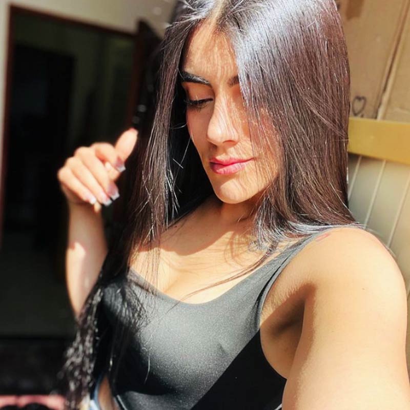 ইতিমধ্যেই ইনস্টাগ্রামে তাঁর অনুরাগীর সংখ্যা বেড়ে চার লক্ষের গণ্ডি পার করেছে।