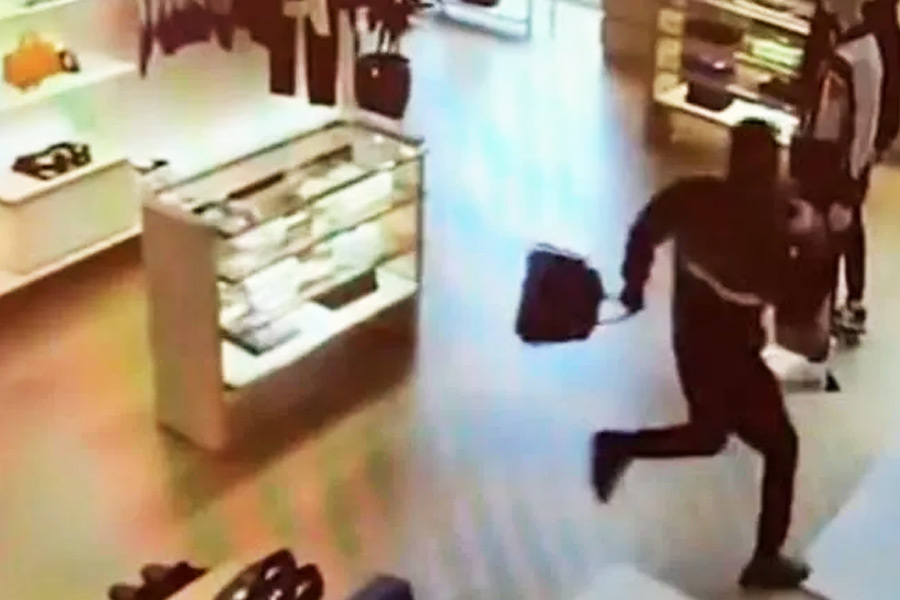 সম্প্রতি সেই ফুটেজের কিছু অংশ প্রকাশ্যে এসেছে।