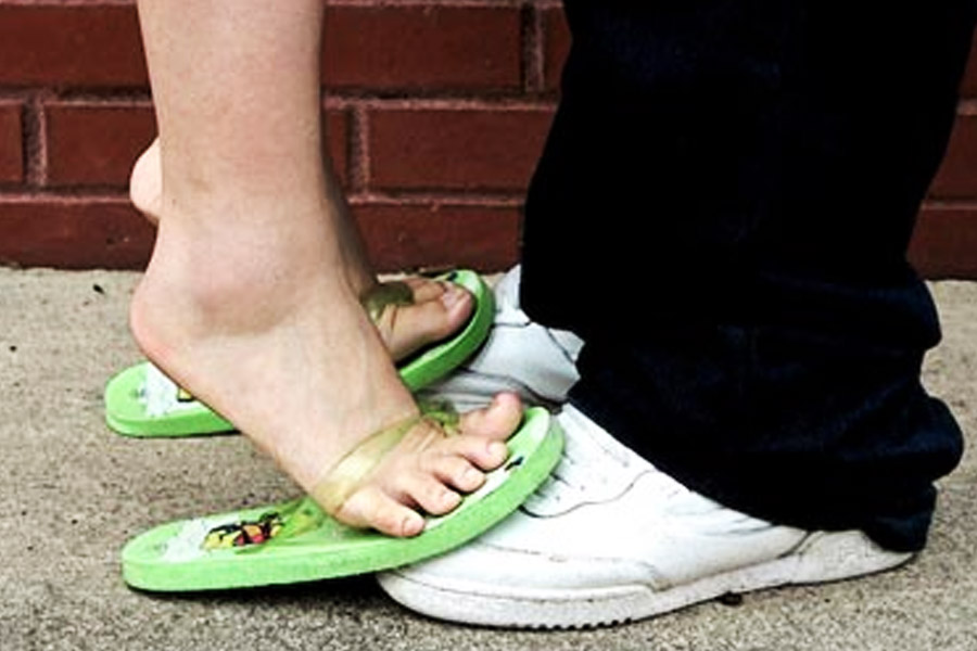 এই শহরে মহিলাকর্মীর খোঁজে আসে বিভিন্ন সংস্থা। কর্মী হিসাবে এখানকার মহিলাদের দক্ষতাও অনেক বেশি।