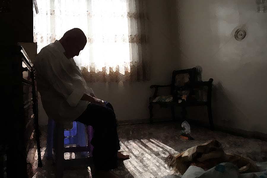 সোমনাথকে জেরা করার সময় পুলিশ জানতে পারে, স্ত্রীকে খুন করার পর তাঁর কাটা মাথা বেশ কয়েক দিন ঘরের মাঝে টেবিলের উপর রেখে দিয়েছিলেন। বেশ কয়েক দিন স্ত্রীর ওই কাটা মাথার সঙ্গে কথাও বলেছিলেন। 