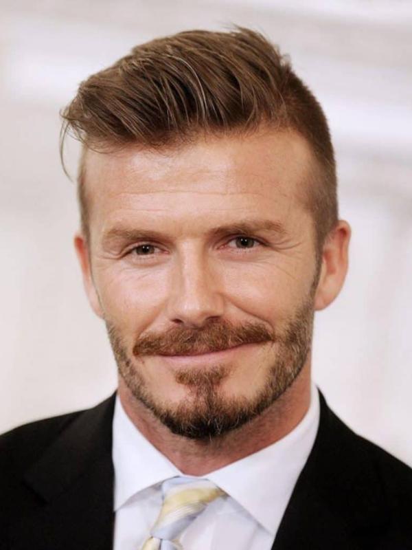 শেভরন বিয়ার্ড স্টাইল: নিষ্পাপ, ভালমানুষের মতো চেহারা চাইলে এই স্টাইল আপনার জন্যই। এই দাড়ির সঙ্গে মানানসই গোঁফ রাখা জরুরি। না হলে কিন্তু সব মাটি!