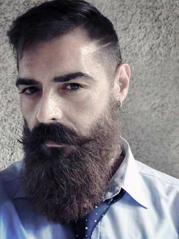 ডাচ লুক: ভিন্টেজ সাজ চাইলে ভরসা রাখুন ডাচ লুকে। আধুনিক পোশাকের সঙ্গে দাড়ির এই পুরনো কায়দার মেলবন্ধনে নিজেকে তুলে ধরতে পারেন ফিউশন লুকেও। 