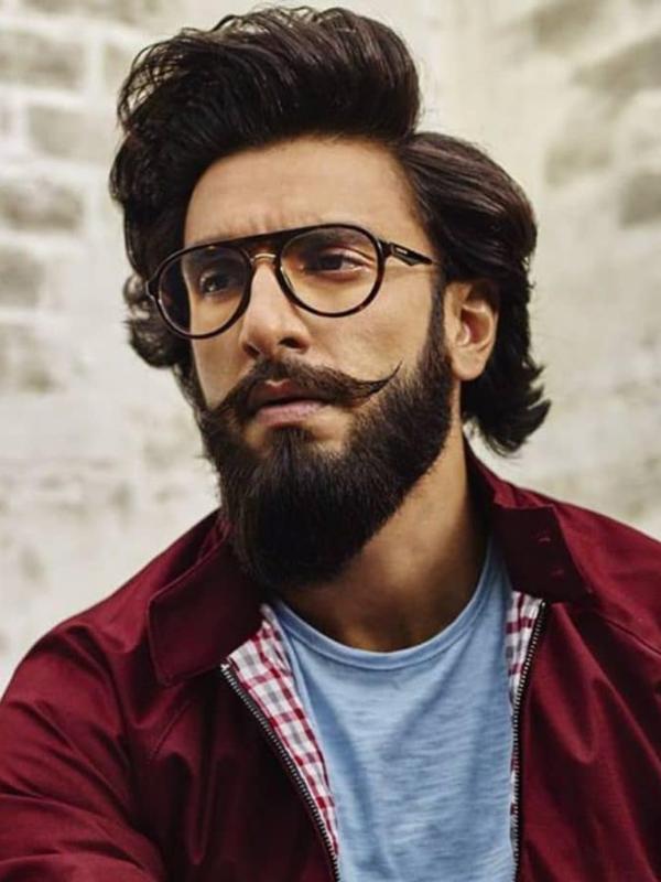 ভার্ডি লুক: দৈর্ঘ্যে ছোট কিন্তু ঘন দাড়ি। বোল্ড লুক দিতে চাইলে ভার্ডি লুক একেবারে যথাযথ আপনার জন্য। 