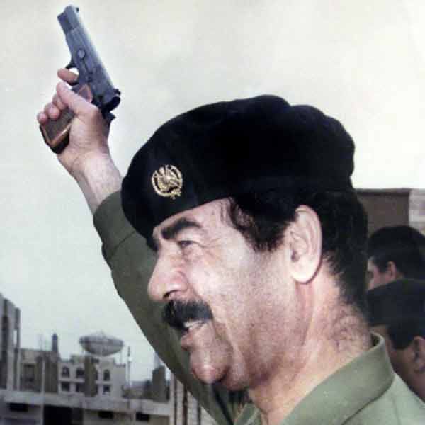 ফরাসি সাহিত্যিক জুল ভার্ন তাঁর কল্পবিজ্ঞানের গল্পে অতিকায় এক আগ্নেয়াস্ত্রের কথা লিখেছিলেন। যার মাধ্যমে পৃথিবী থেকে কোনও বস্তুকে ছুড়ে দেওয়া যাবে চাঁদে। তেমন পরিকল্পনাই নেওয়া হল বাস্তবে। ইরাকে বসে করা হয়েছিল এই পরিকল্পনা।