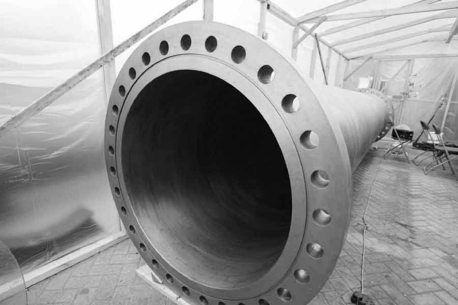 ১৯৮৮ সাল নাগাদ,  অর্থাৎ কুয়েতে সামরিক অভিযান চালানোর আগে রহস্যময় ‘প্রোজেক্ট ব্যাবিলন’ শুরু করেছিলেন সাদ্দাম। সেই প্রকল্পে জেরাল্ডকে দলে টেনেছিলেন সাদ্দাম। জেরাল্ড মনে করতেন, ওই দৈত্যাকার বন্দুকের মাধ্যমে দূর দেশে গোলা ছোড়ার পাশাপাশি, মহাকাশেও পাঠিয়ে দেওয়া যাবে ২ হাজার কিলোগ্রাম ওজনের কৃত্রিম উপগ্রহ।