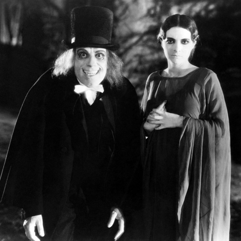 লন চ্যানি অভিনীত নির্বাক ছবি, ‘লন্ডন আফটার মিডনাইট’কে ‘হোলি গ্রেল অফ লস্ট ফিল্মস’ বলা হয়। ১৯৬৭ সালে আগুন পুড়ে এই সিনেমার শেষ কপিটিও ধ্বংস হয়ে গিয়েছিল। ১৯২৮ সালে, ব্রিটেনের বাসিন্দা রবার্ট উইলিয়ামস নামে একজন মৃগীরোগী লন্ডনের হাইড পার্কে একটি মহিলাকে ধারালো ক্ষুর চালিয়ে খুন করেন।