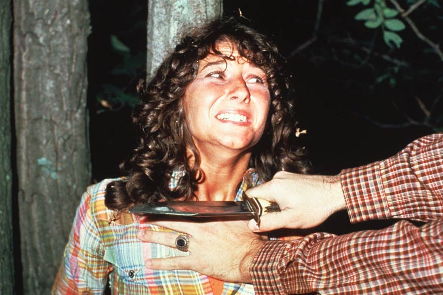 শ্যারনকে খুন করার সময় ‘জেসন ভুরহিসের’ মতোই মুখোশ এবং কালো বুট পরেছিলেন মার্ক। শ্যারনকে খুন করার ৩ দিন পর একটি গাছ থেকে মার্কের ঝুলন্ত দেহ উদ্ধার হয়েছিল। তদন্তে পুলিশ জানতে পেরেছিল, মার্ক এক জন মানসিক রোগী ছিলেন এবং শ্যারনকে খুনের পর অবসাদগ্রস্ত হয়ে তিনি আত্মহত্যা করেন।   