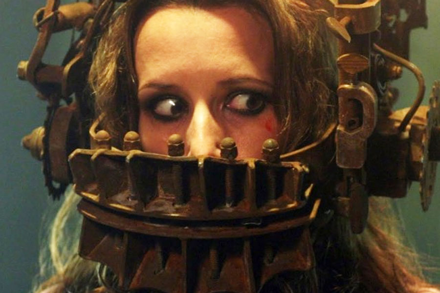 এ ছাড়াও ‘দ্য ম্যাট্রিক্স’, ‘স্ক্রিম’, ‘আমেরিকান সাইকো’র মতো ছবি থেকে উদ্বুদ্ধ হয়েও একাধিক অপরাধের ঘটনা ঘটে গিয়েছে। তার মধ্যে কিছু বিকারগ্রস্ত মানসিকতার উদাহরণ, আবার কিছু নিছকই নৃশংসতা।