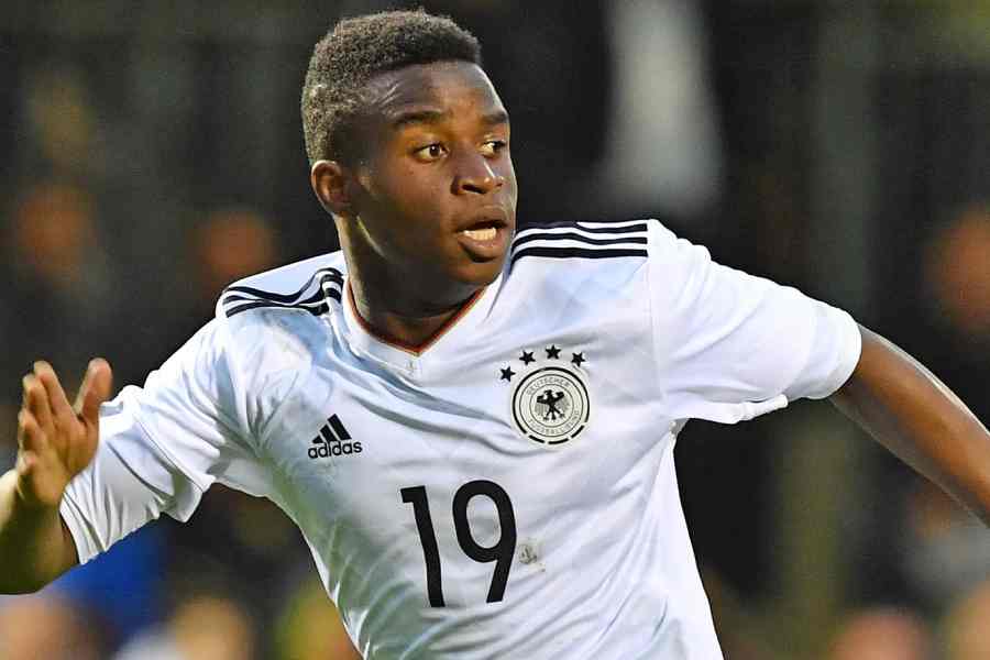 সব থেকে তরুণ ফুটবলার: এ বারের বিশ্বকাপের সব থেকে তরুণ ফুটবলার জার্মানির ইউসুফা মৌকোকো। তাঁর জন্ম ২০০৪ সালের ২০ নভেম্বর। সেই হিসাবে মৌকোকো মাত্র ১৭ বছর বয়সে বিশ্বকাপের প্রথম ম্যাচ খেলবেন।